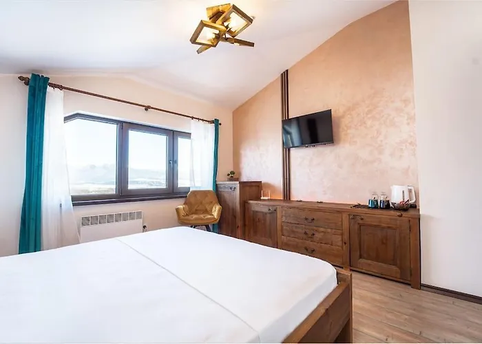 Private Cozy At Alpin + Complex